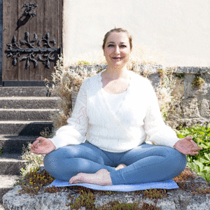 Yoga Mitzi Engelbutzeder Blancelab